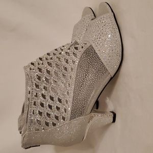 Ankle Boots by Valenti Franco  SIze 11 (USED)